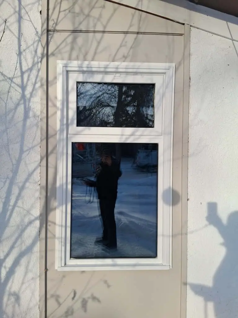 Sealed unit window